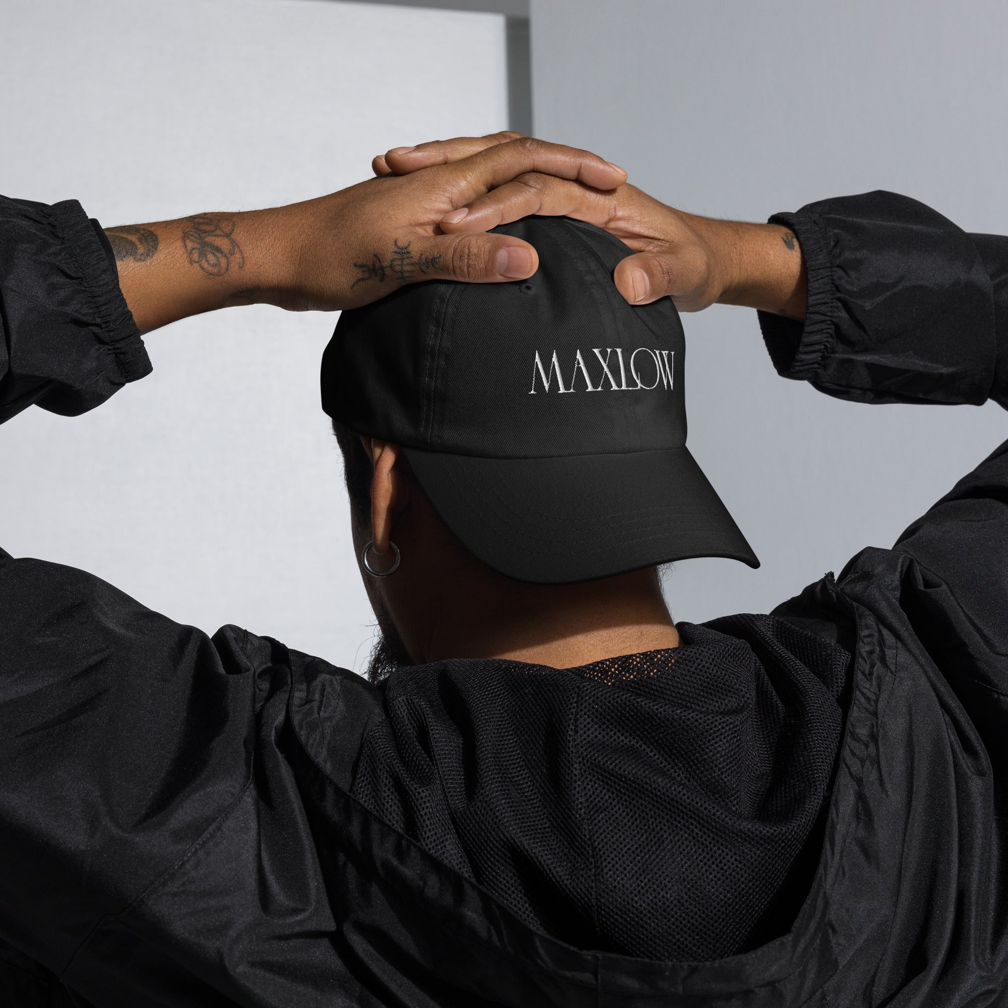 Gorra con el logotipo de Maxlow