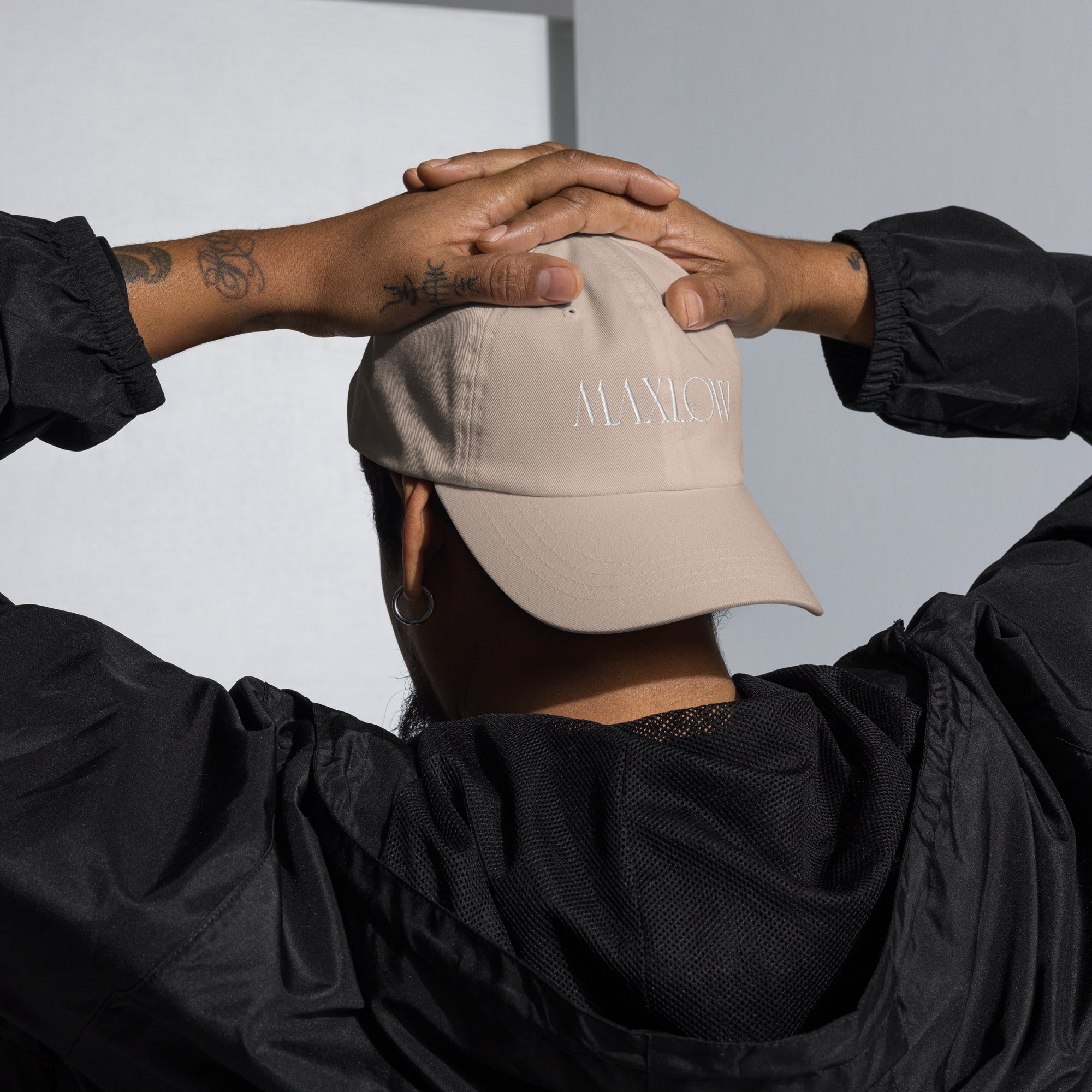 Gorra con el logotipo de Maxlow